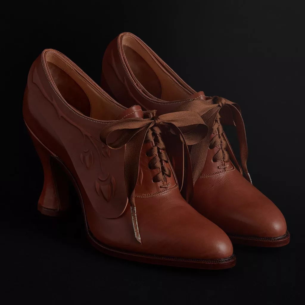 Balmoral Balmoral Lace Up - Caroline Groves