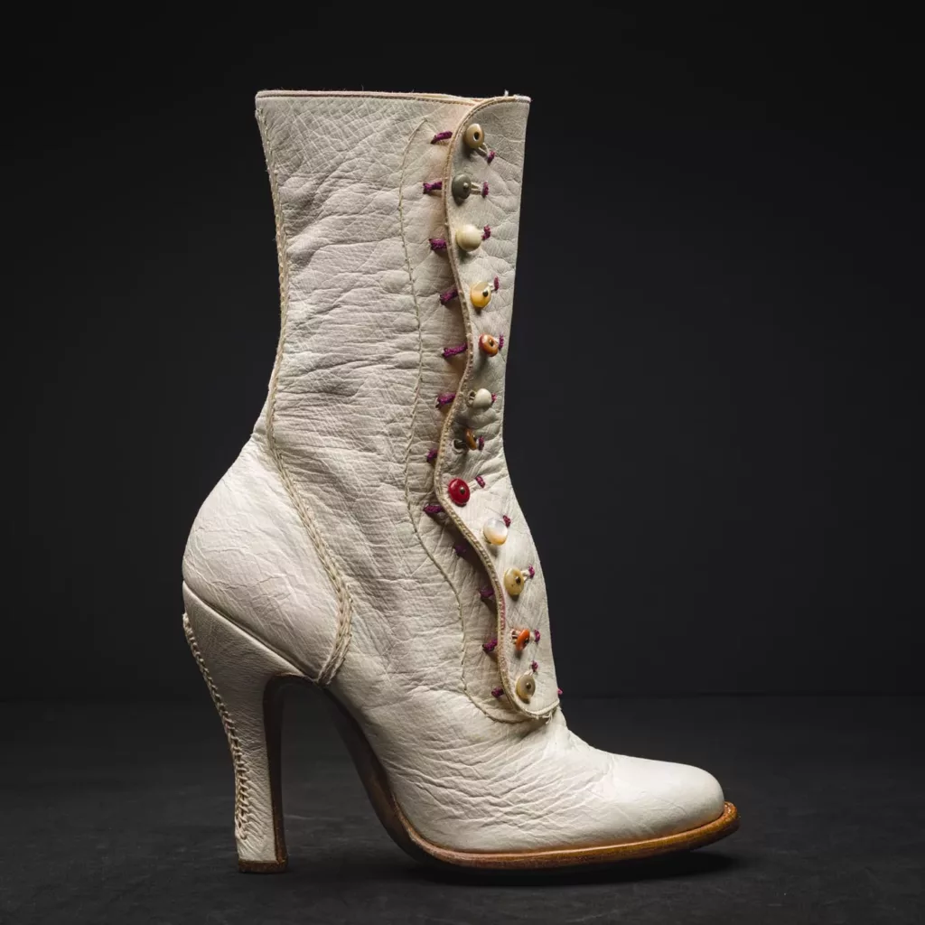 Heeled Button Boot - Caroline Groves